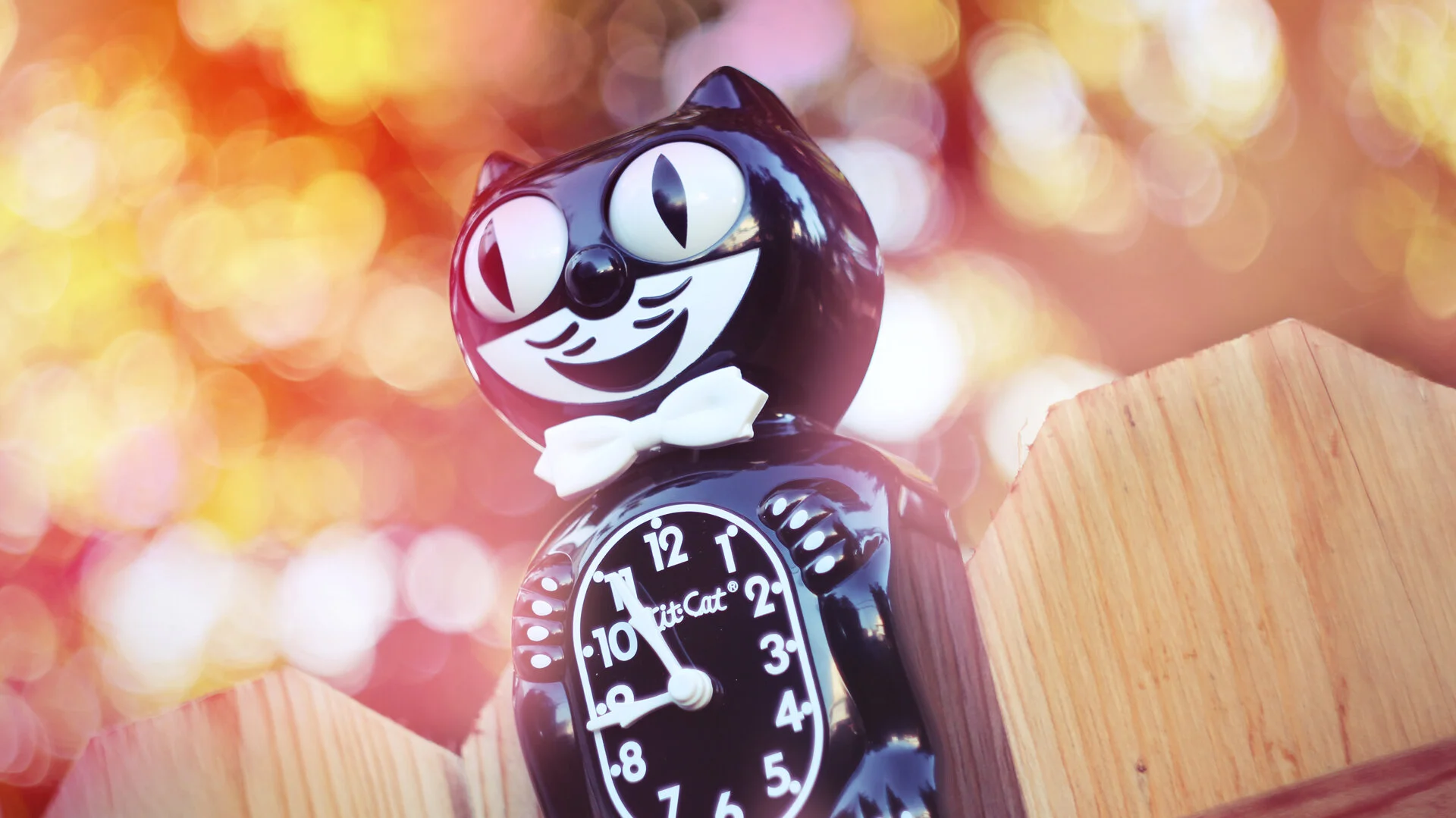 Heart Eyes — Kit-Cat Clocks @ Kit-Cat UK — Kit-Cat.co.uk